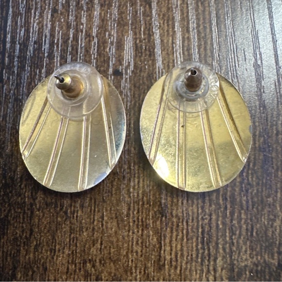 Vintage Metal Gold Tone Yellow Cream Enamel Earrings Oval - Picture 2 of 3